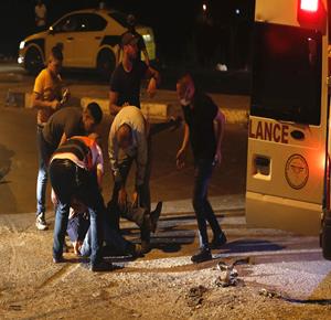 In the ongoing Israeli military campaign in the Jenin governorate, army raids homes, injures Palestinians