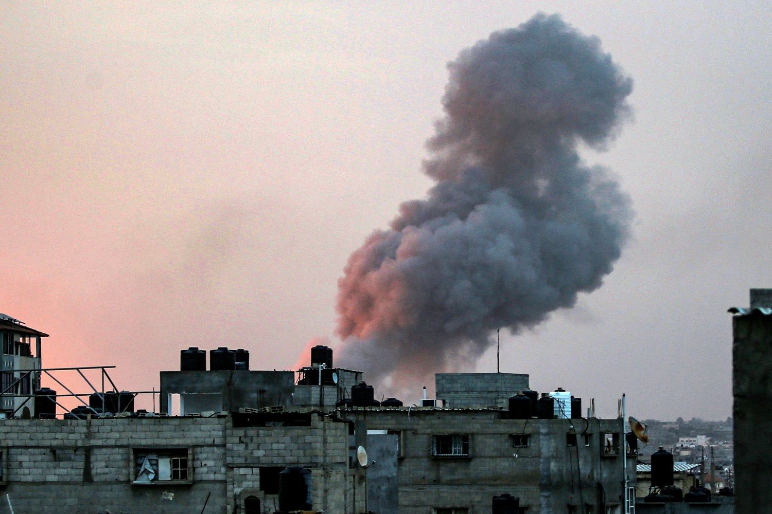 Seven Palestinians killed, others injured in Israeli airstrikes northwest of Rafah