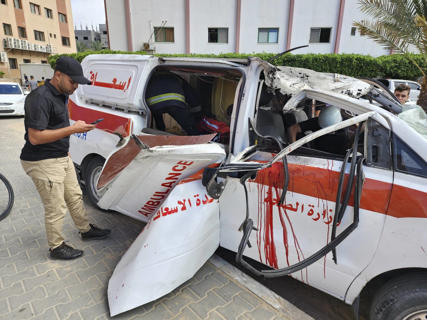 Health Minister urges international protection for hospitals amid Israeli bombardment 