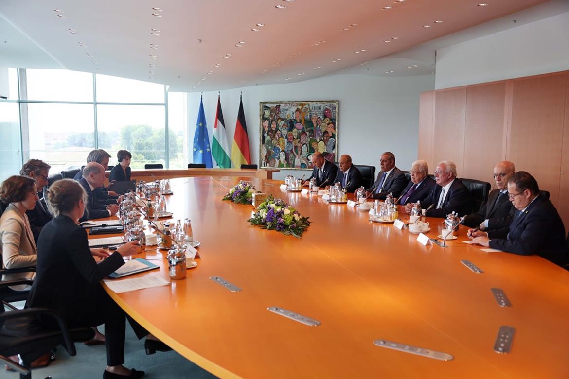 President Abbas discusses ways to protect two-state solution with German Chancellor 