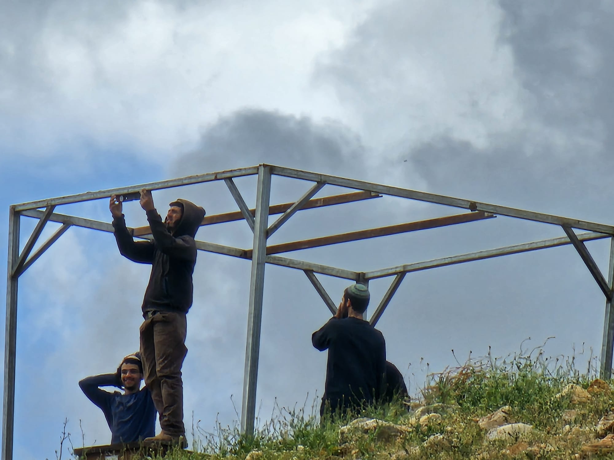 Israeli colonists set up tent near Palestinian lands in northern Jordan Valley
