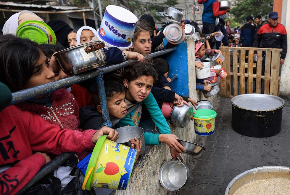UN: Israel continues to obstruct distribution of humanitarian aid in Gaza