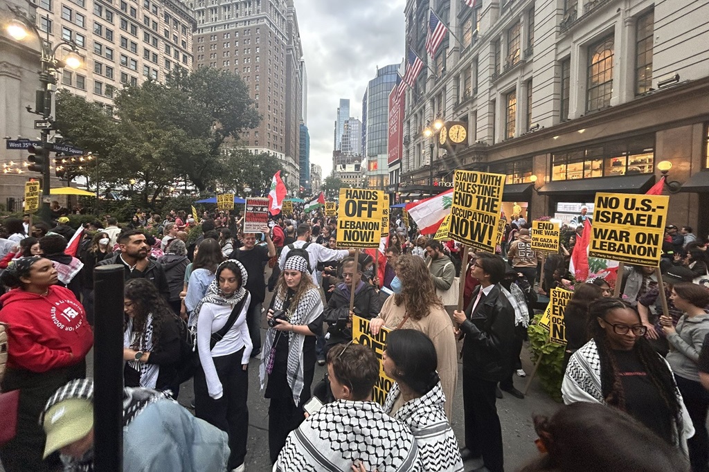 Thousands rally in Manhattan during 79th session of UNGA, calling for end to Israeli aggression on Gaza, Lebanon