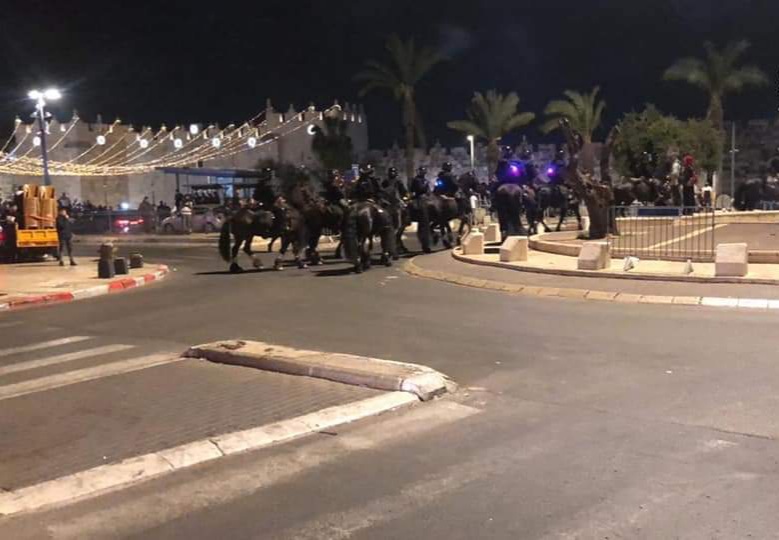 Clashes renew as occupation forces attack worshipers at Damascus Gate