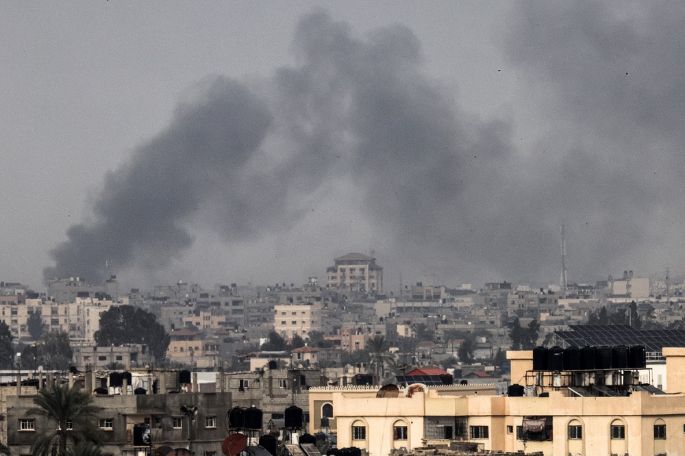 Four civilians killed in an Israeli raid on the central Gaza Strip