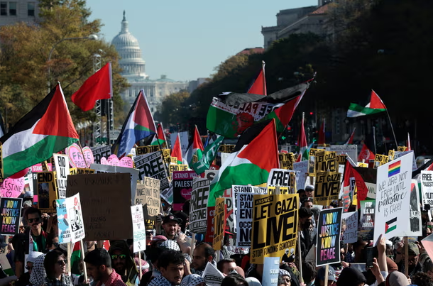 Tens of thousands rally in Washington DC in solidarity with Palestine