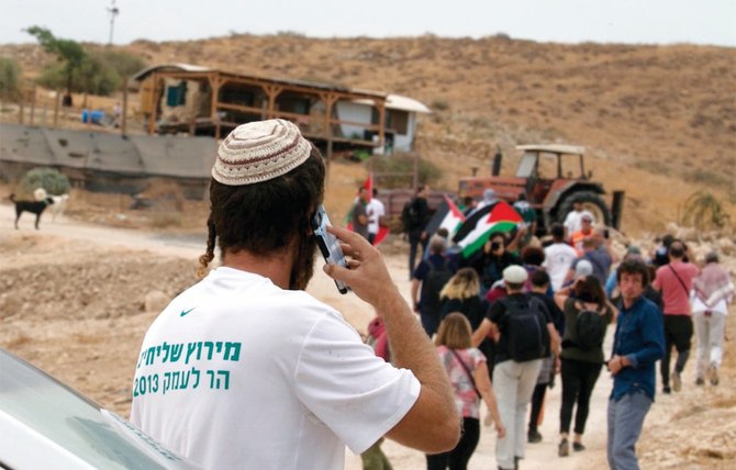 Israeli colonists attack village east of Ramallah