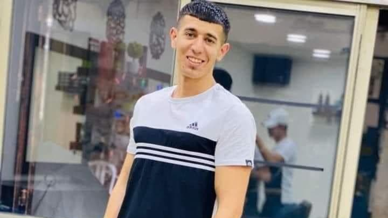 Israel renews the administrative detention of a Palestinian prisoner despite a court ruling not to renew it