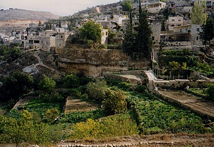 In a bid to grab Palestinian land, Israeli colonialists set up tent, mobile home on land in a West Bank town