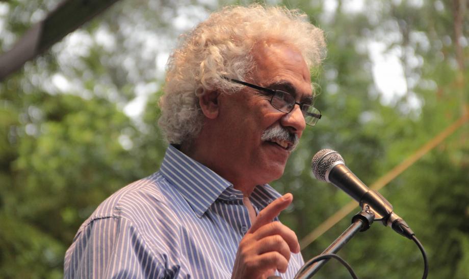 Palestinian poet Zakaria Mohammad dead at 73