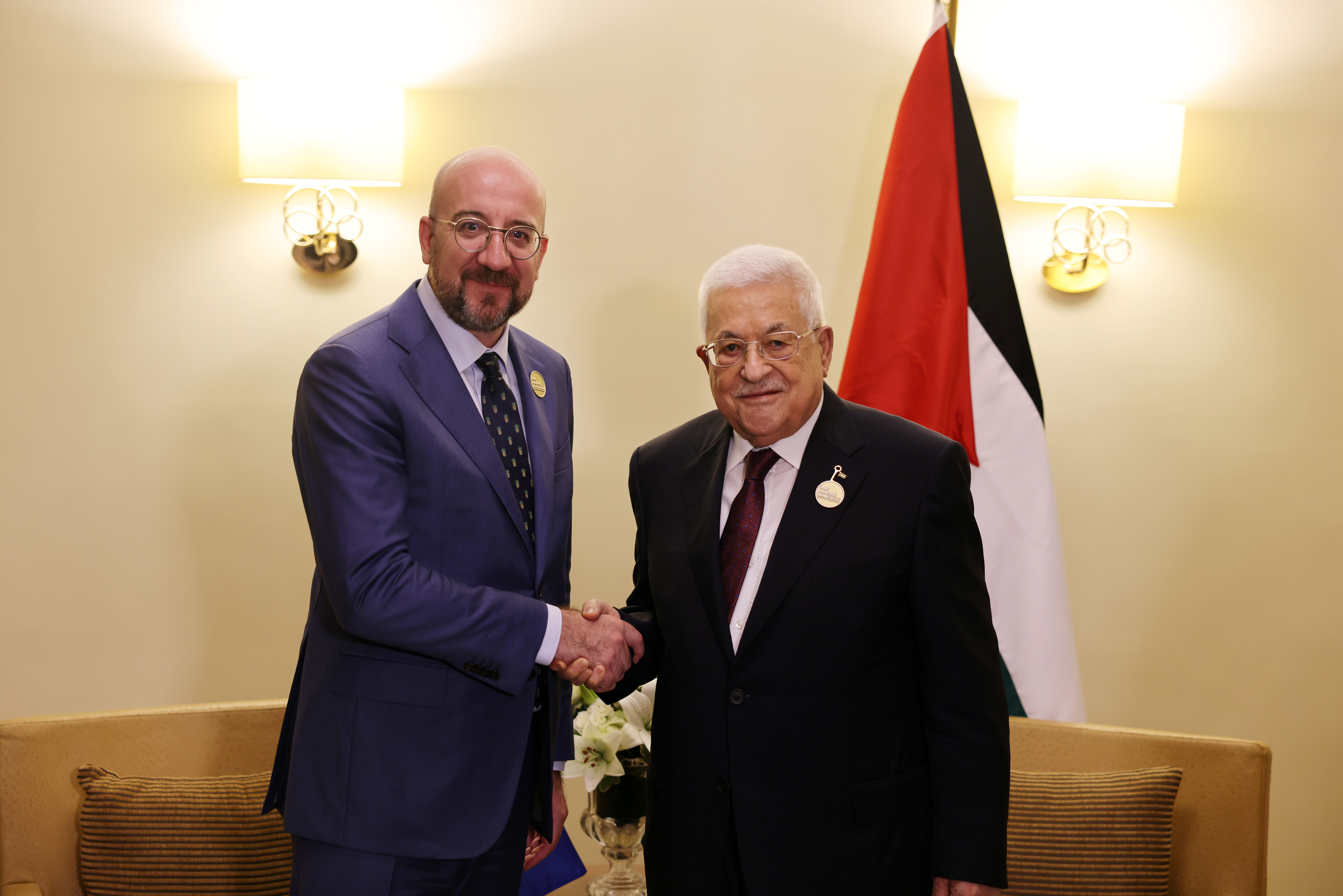 President Abbas discusses efforts to end Israeli aggression against Palestinians with President of European Council 