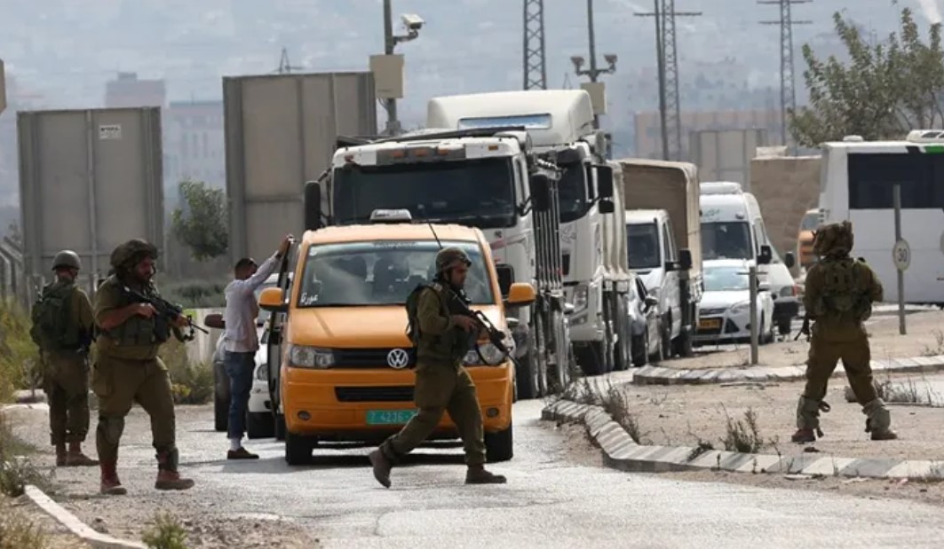 Israeli occupation authorities intensify restrictions on movement around Ramallah
