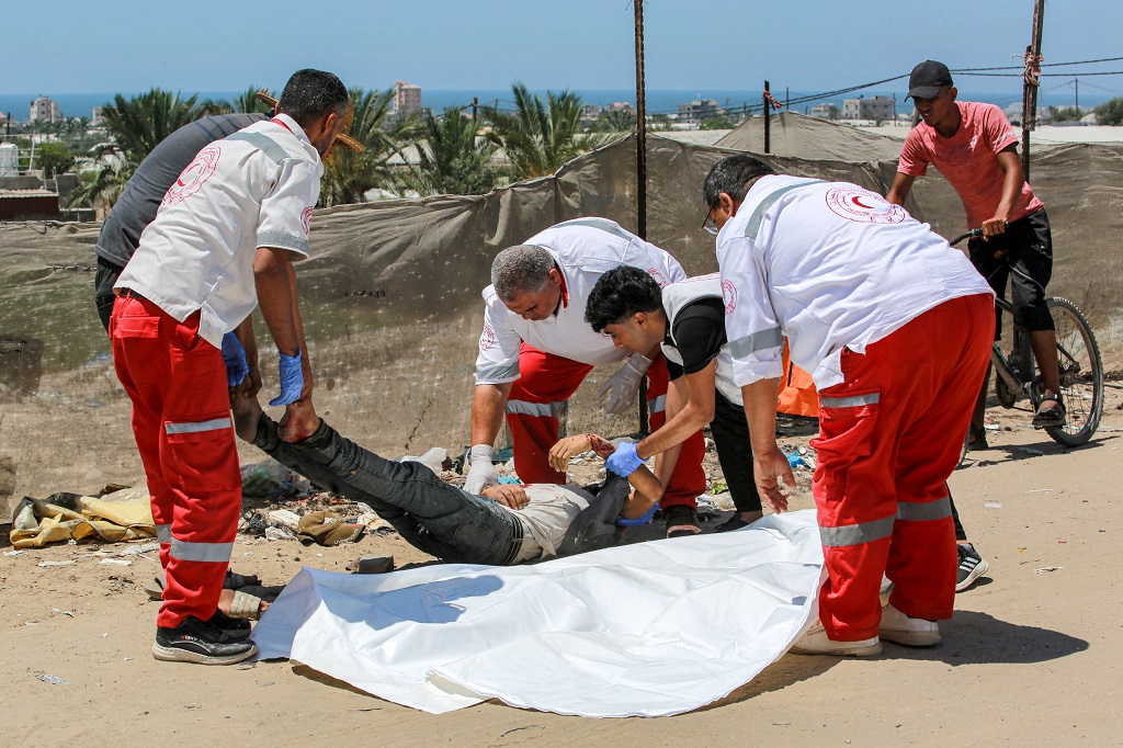 Five civilians, including three children, killed in Israeli shelling of Central Gaza 