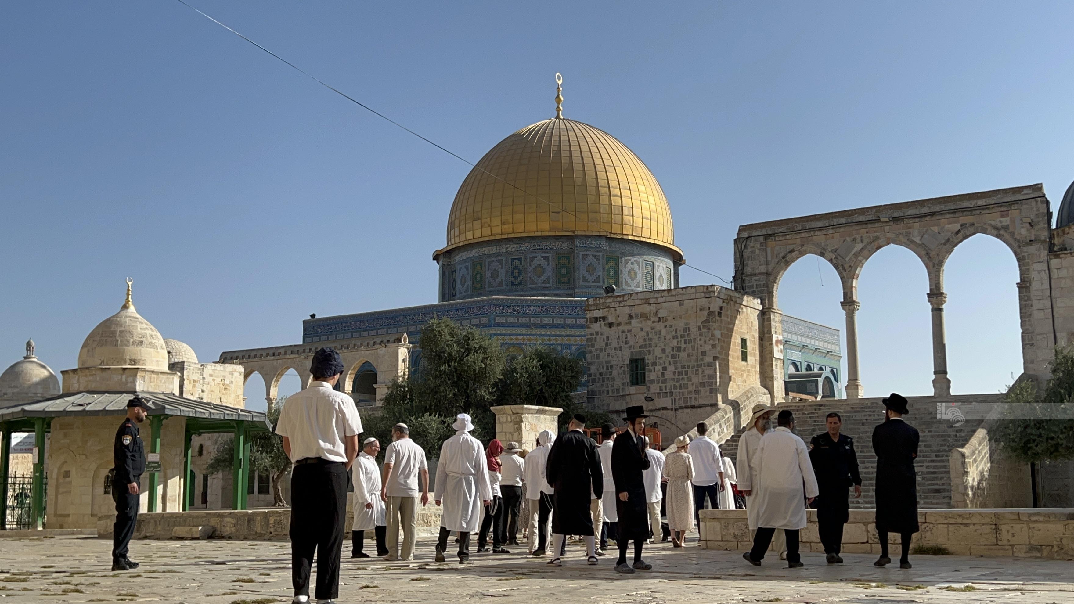 Under protection from Israeli police, fanatic settlers storm Jerusalem's Aqsa mosque