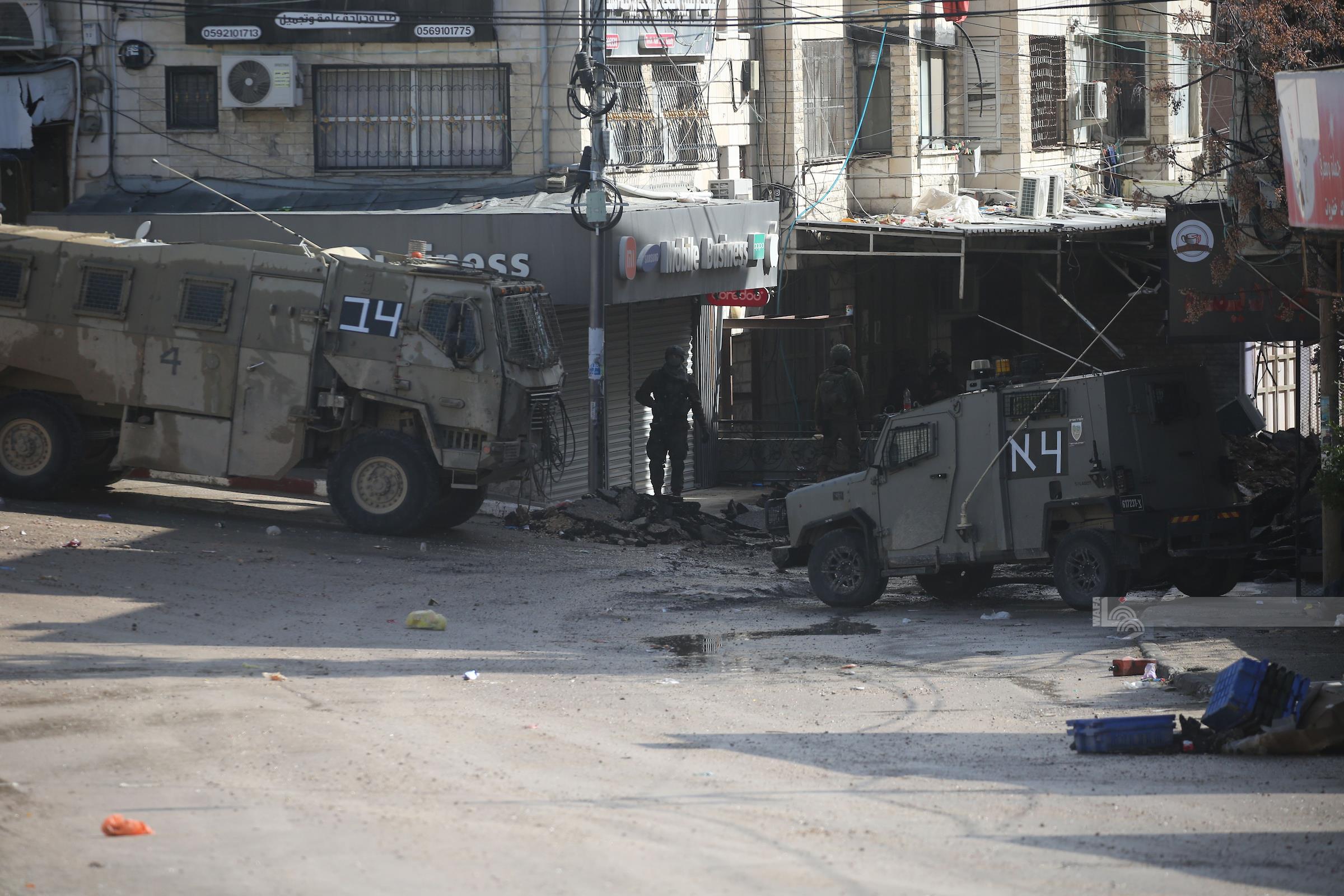 Israeli forces forcibly remove families from their homes on outskirts of Nour Shams refugee camp 