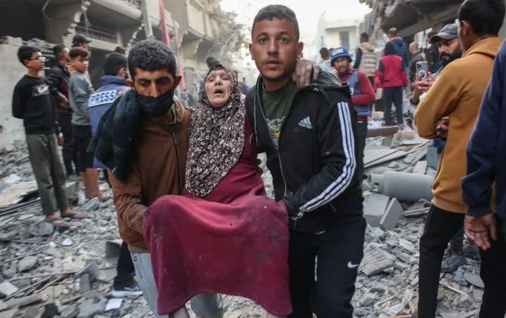 Three Palestinians killed, others injured in Israeli airstrikes on central and northern Gaza