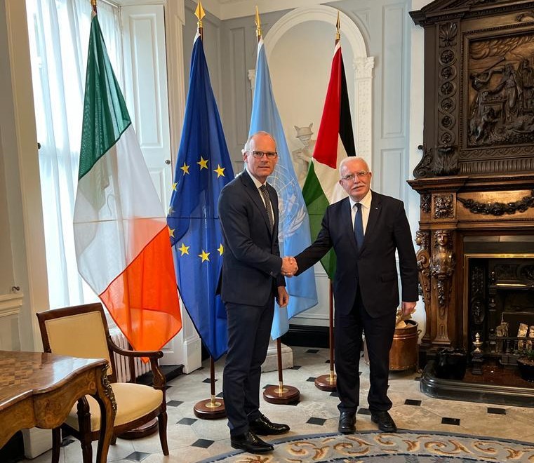Malki meets Irish counterpart in Dublin, discusses current situation in Palestine and bilateral relations 