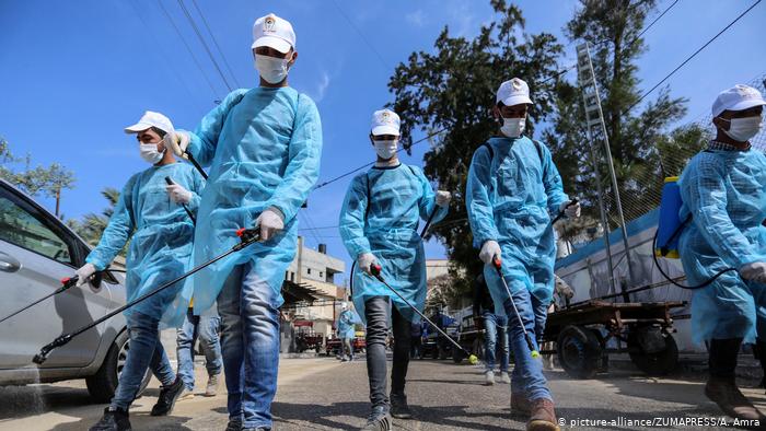 Health Minister confirms two coronavirus deaths, 724 new infections 