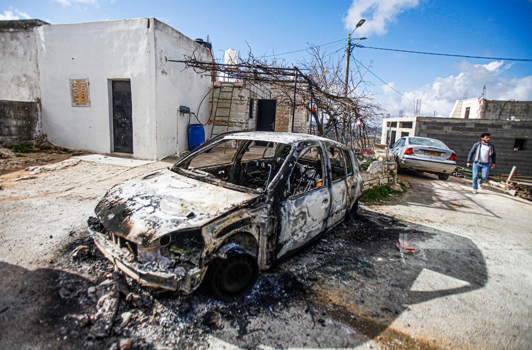 Settlers go on a rampage, vandalizing cars, writing hate slogans, attacking a school and commuters on roads