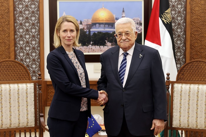 President Abbas receives EU official in Ramallah, calls for compelling Israel to halt aggression