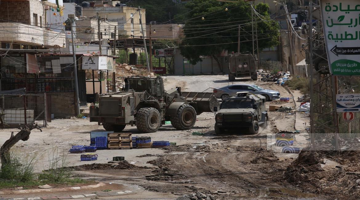 Israeli forces continue storming Tubas-area camp, fire at medical crews