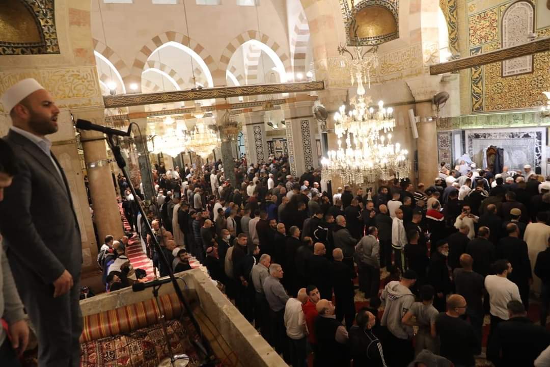 Despite Israeli restrictions, thousands pray at Jerusalem's Al-Aqsa Mosque on first Friday of Ramadan
