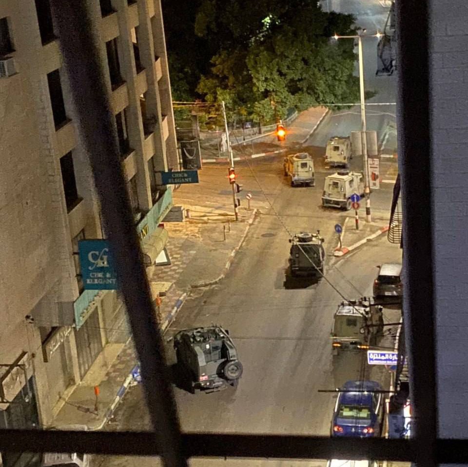 Israeli occupation forces’ ongoing raid of Nablus.