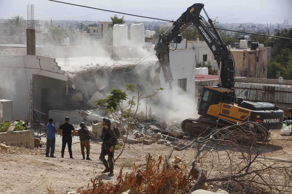Israeli occupation forces demolish home of Palestinian detainee in Tulkarm