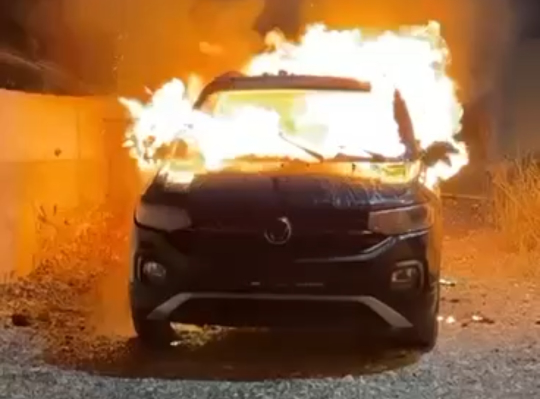 Colonists scrawl racist graffiti, torch vehicle northeast of Ramallah 