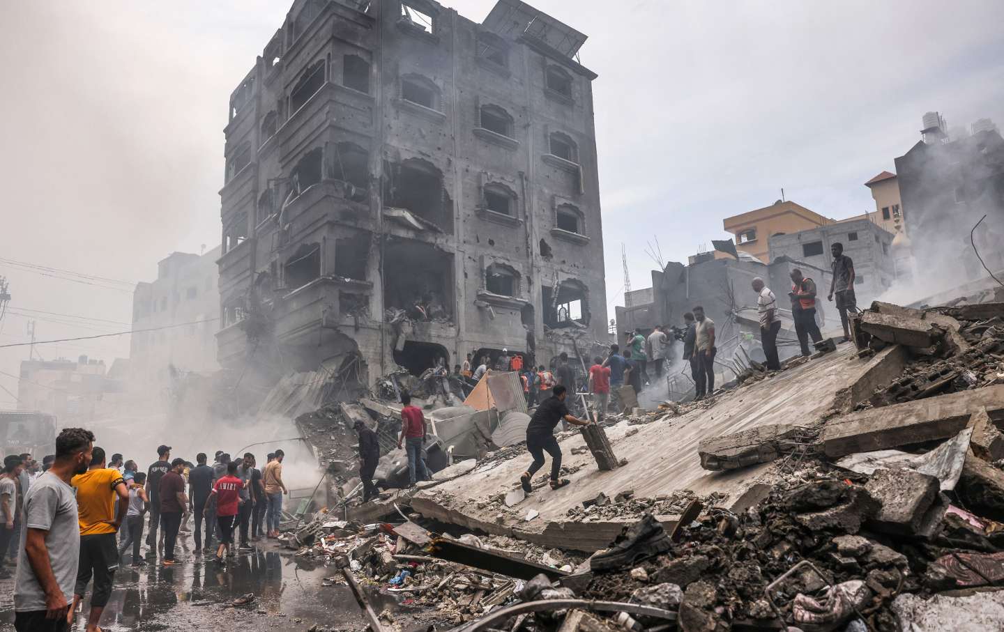 Three Palestinians killed and several injured in Israeli airstrikes on Gaza