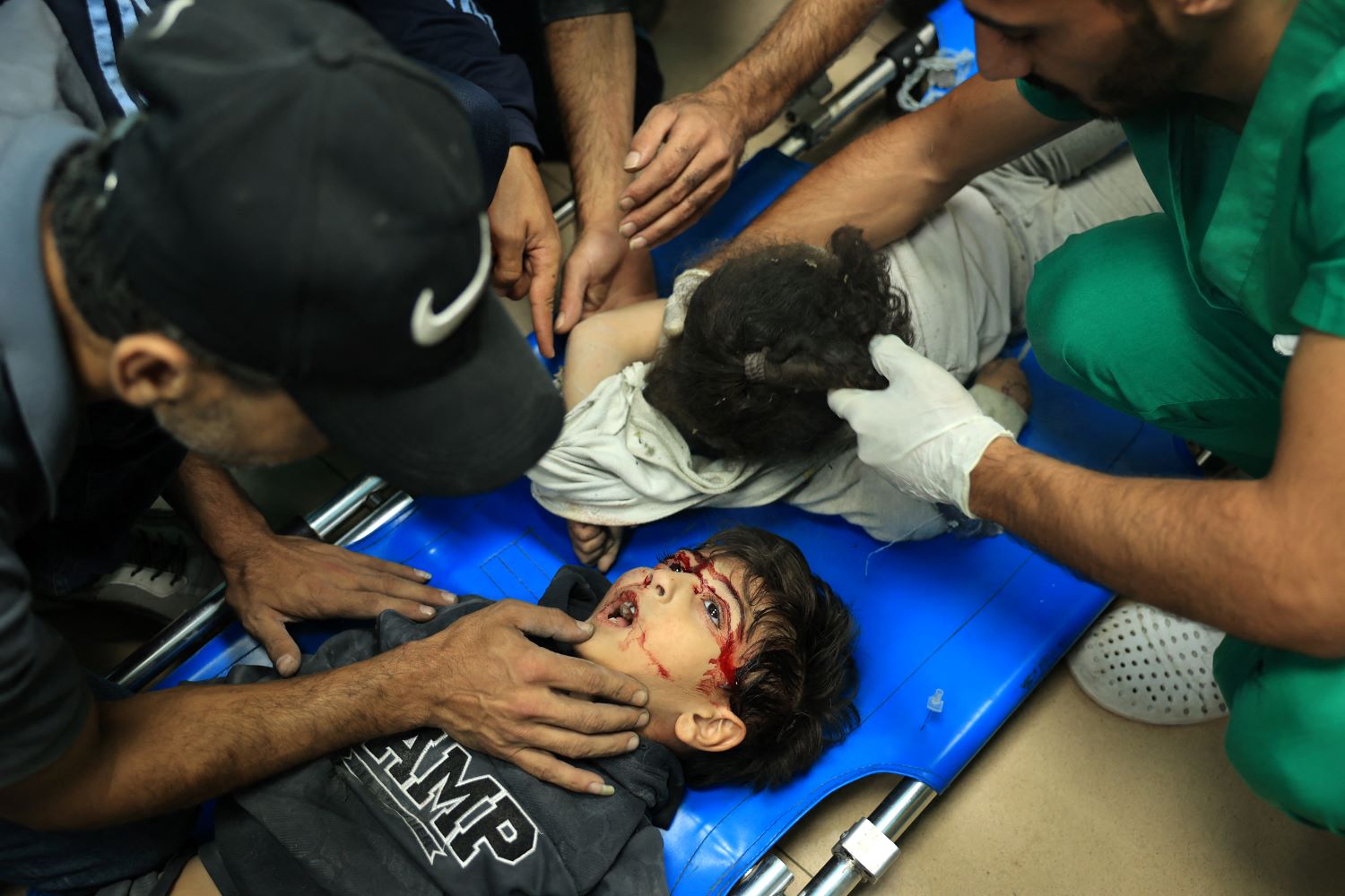 Ambulances retrieve bodies of ten civilians in different parts of Gaza and Khan Yunis cities