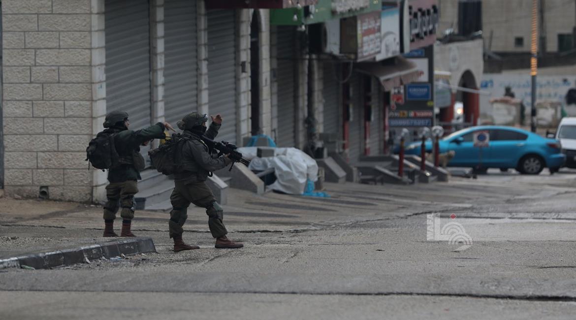 Israeli army forces Palestinians to close their shops in Nablus-area town