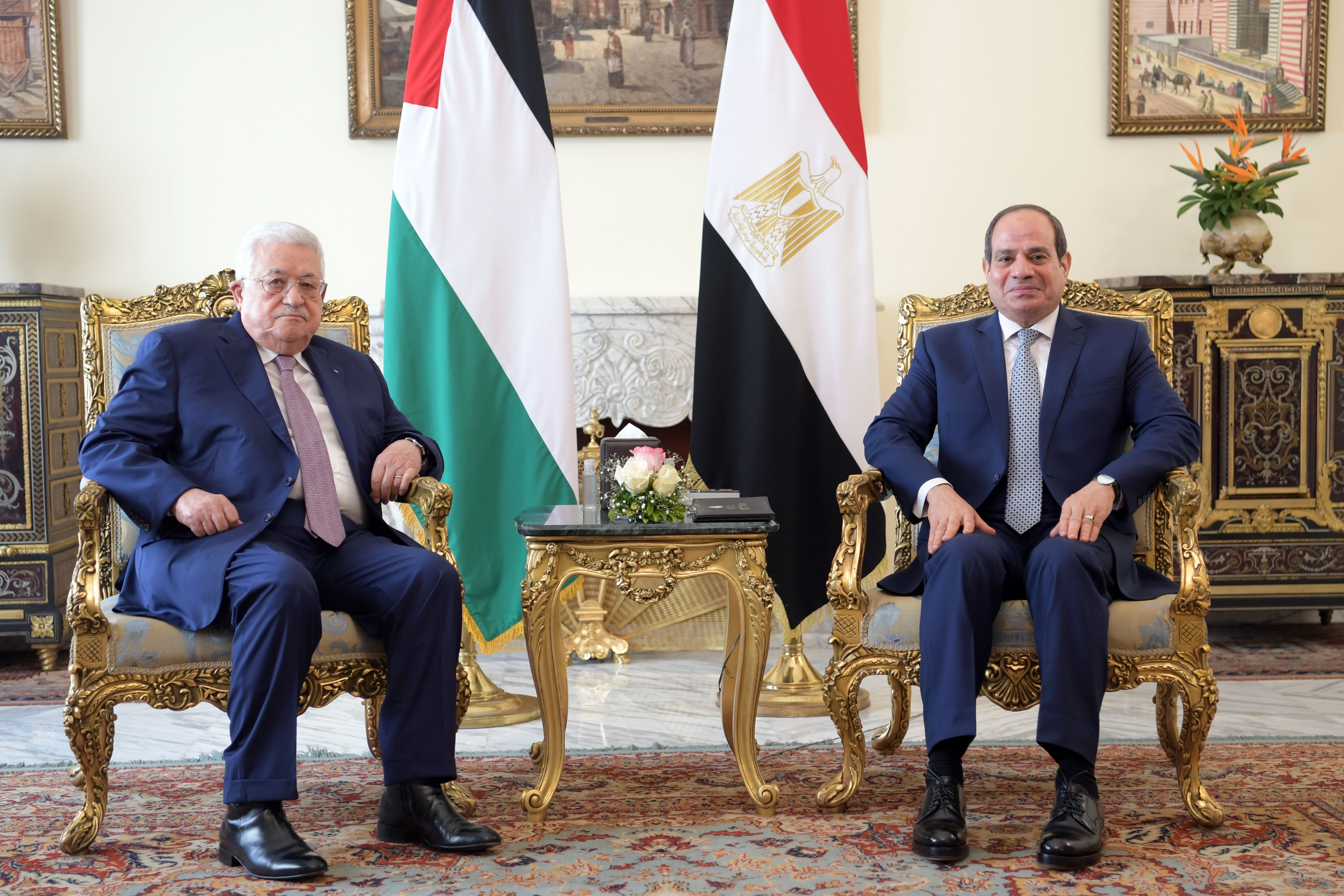 President Abbas meets Egyptian counterpart in Cairo