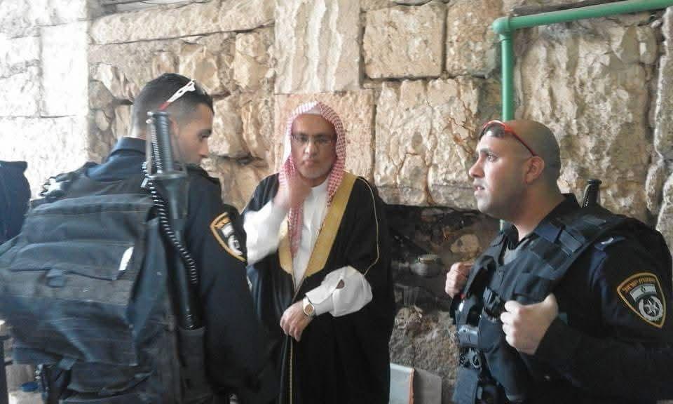 Israeli forces summon Al-Aqsa Imam for interrogation following Friday prayer
