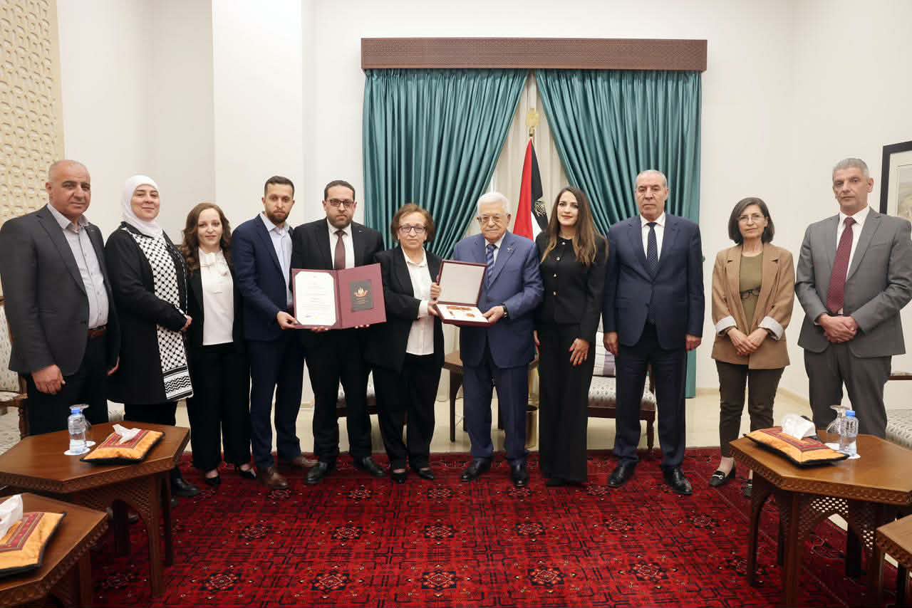 President Abbas posthumously awards Qadri Abu Bakr the Star of Merit of the Order of the State of Palestine