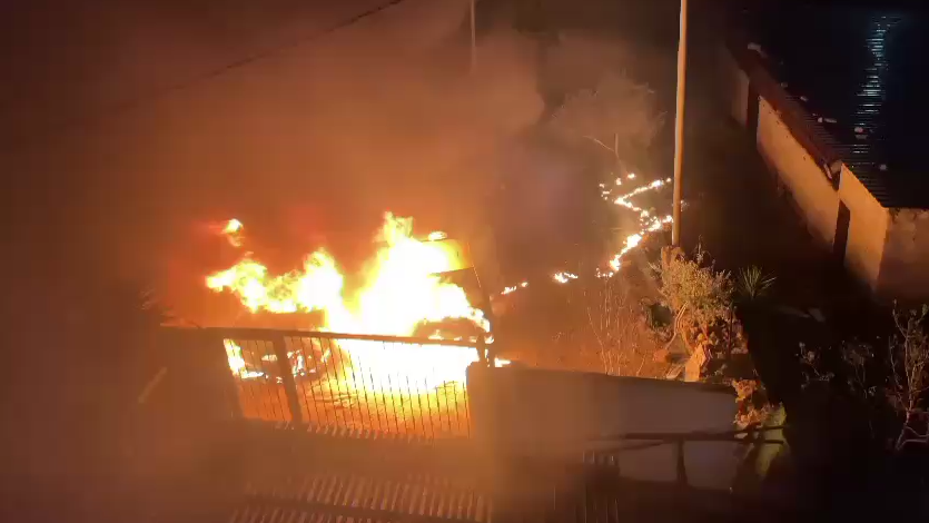 UPDATE: Israeli colonists set two Palestinian vehicles on fire northwest of Ramallah