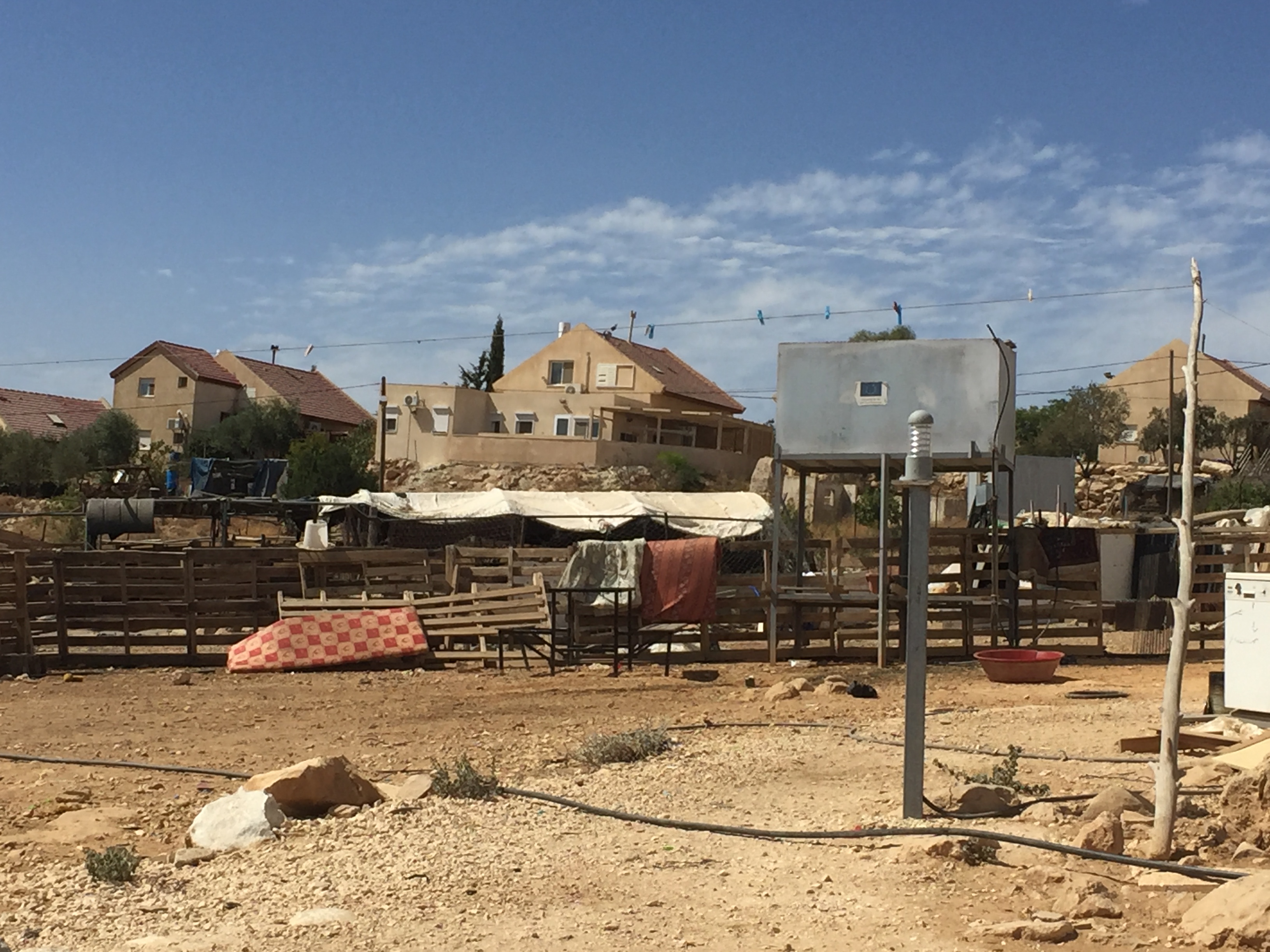 Israeli settlers raid village in south of West Bank, attempt to attack homes of Palestinian residents