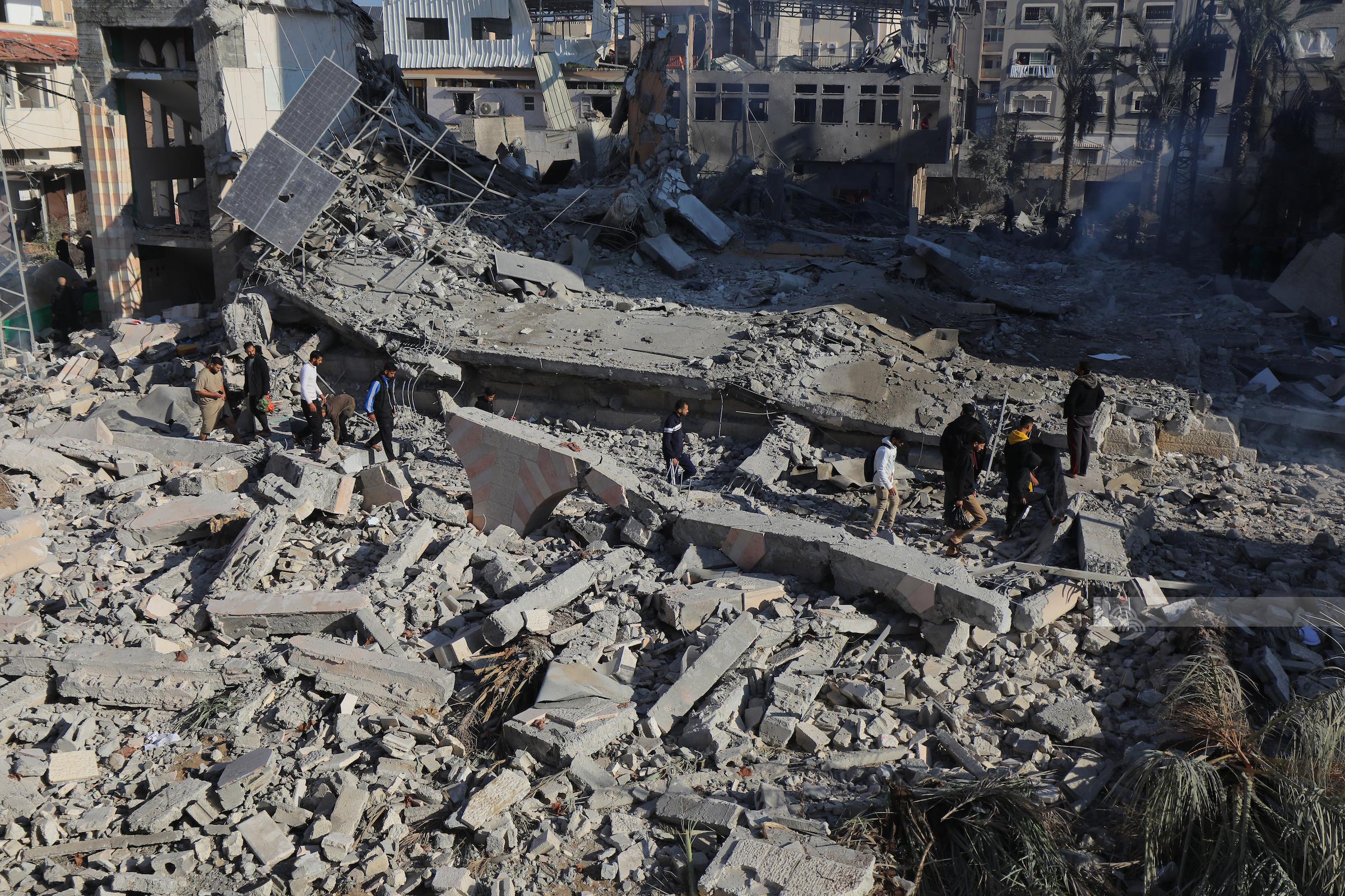 At least three civilians killed by Israeli forces near Khan Younis city