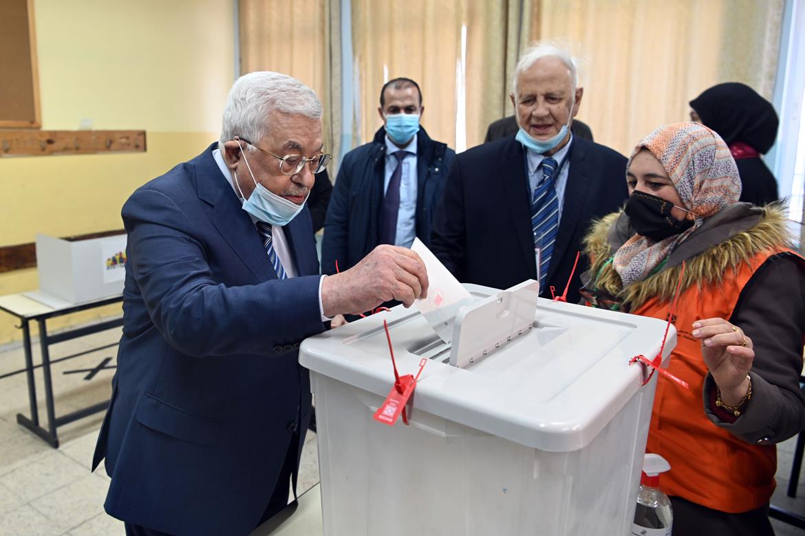 President Abbas casts a vote in local elections in the city of al-Bireh