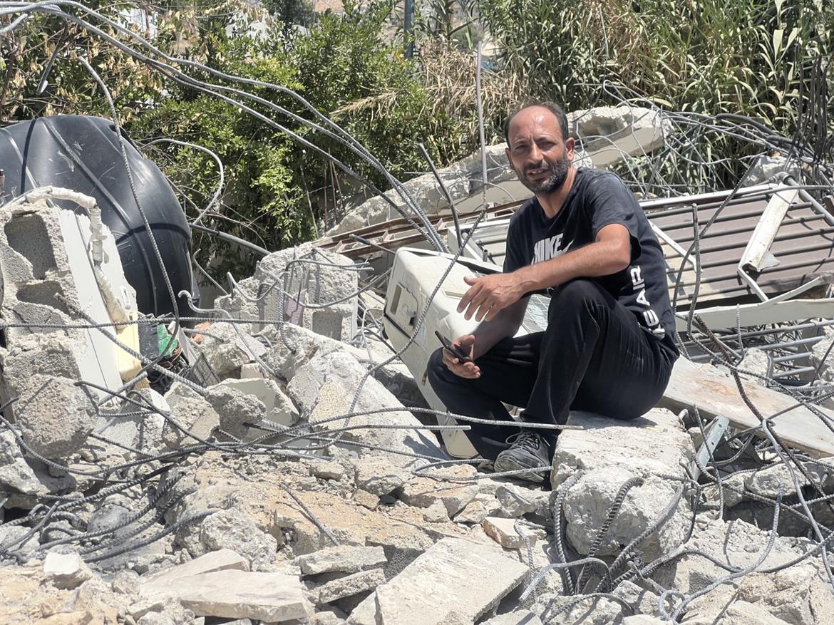Israeli municipality of West Jerusalem razes Palestinian-owned house in East Jerusalem, displaces 8 people