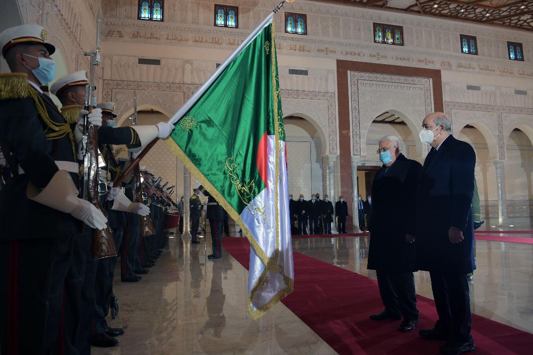 President Abbas arrives in Algeria on official visit 