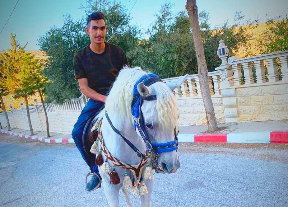 Palestinian youth succumbs to critical wounds shortly after being shot by Israeli settlers in Ramallah-area village 