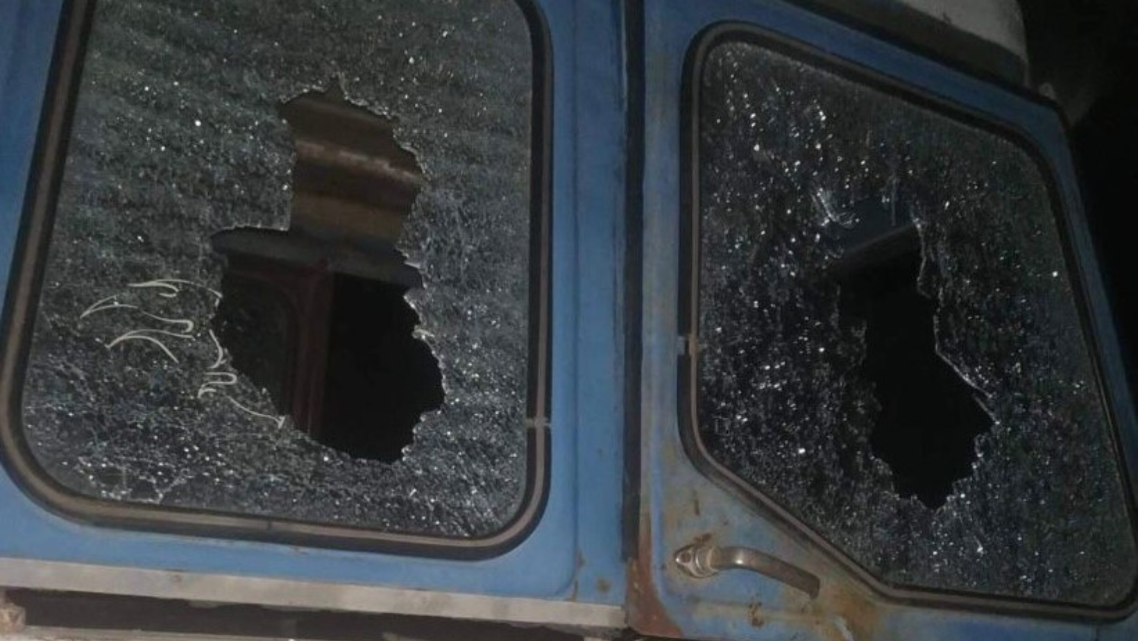 Palestinian youth injured by Israeli settlers near Jericho