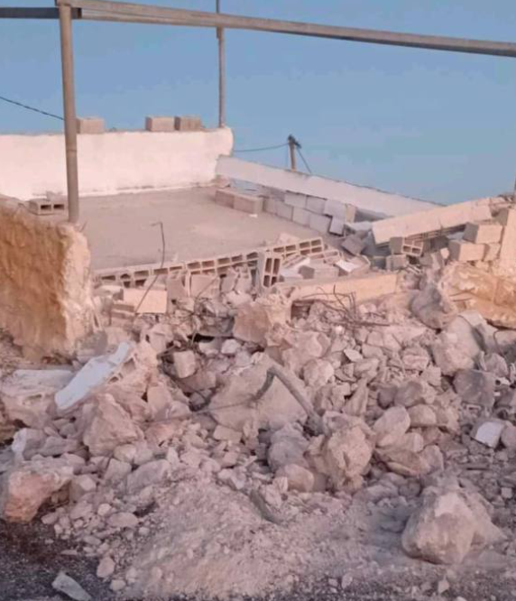 Israeli bulldozers demolish 45 shacks near Hebron 