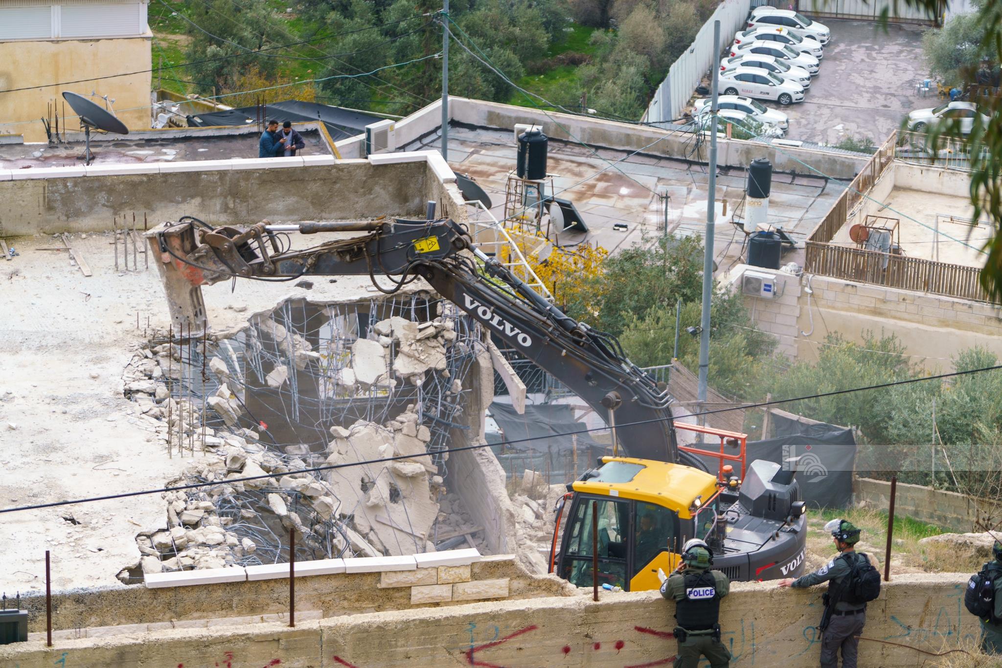 Israeli bulldozers knock down house in Jerusalem