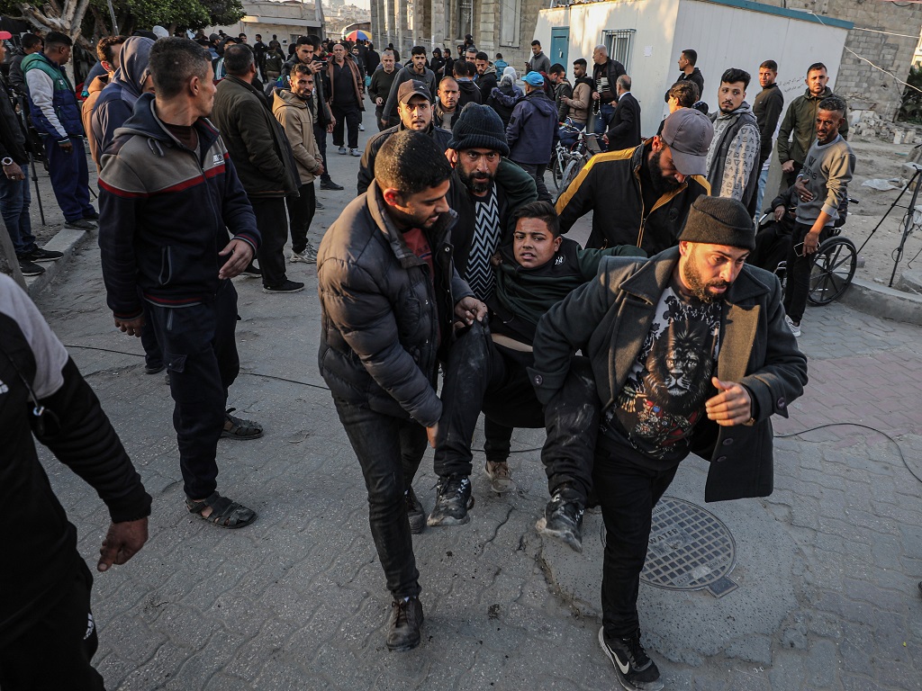 Six Palestinians killed and dozens injured in Israeli airstrikes on Gaza City 
