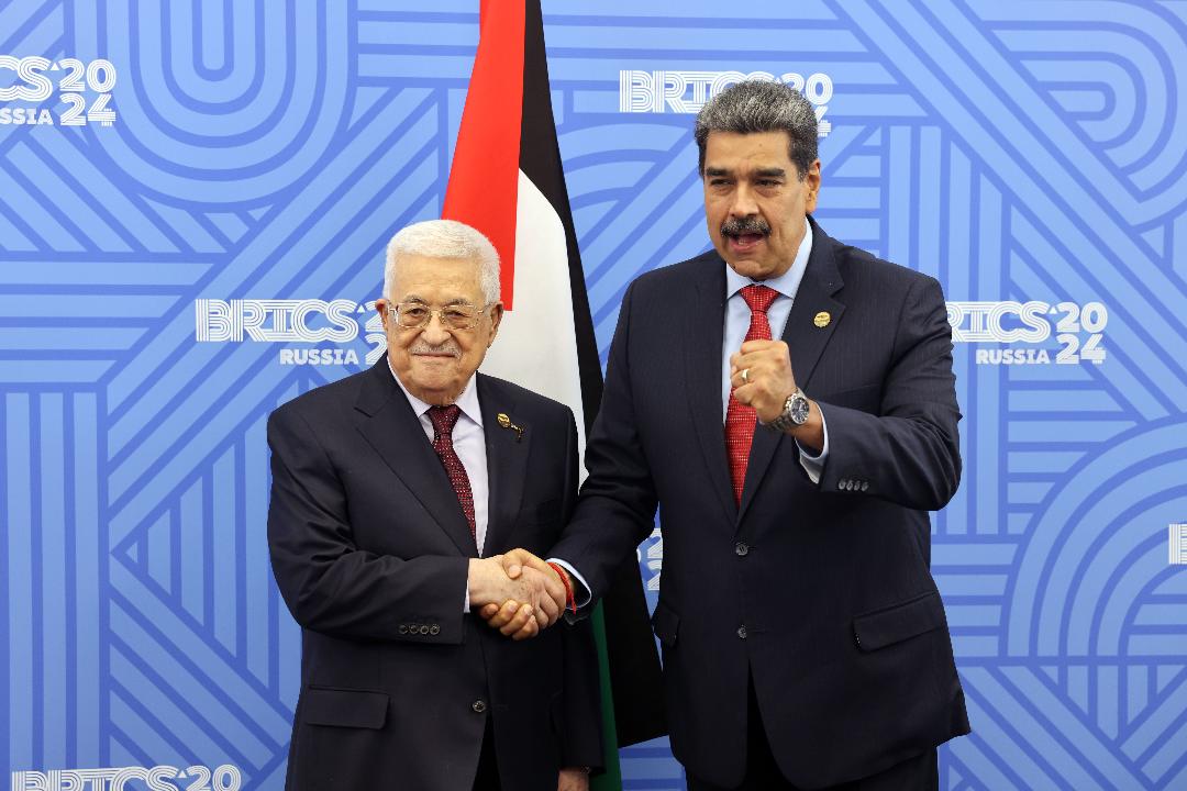 President Abbas meets with Venezuelan President Maduro in Kazan