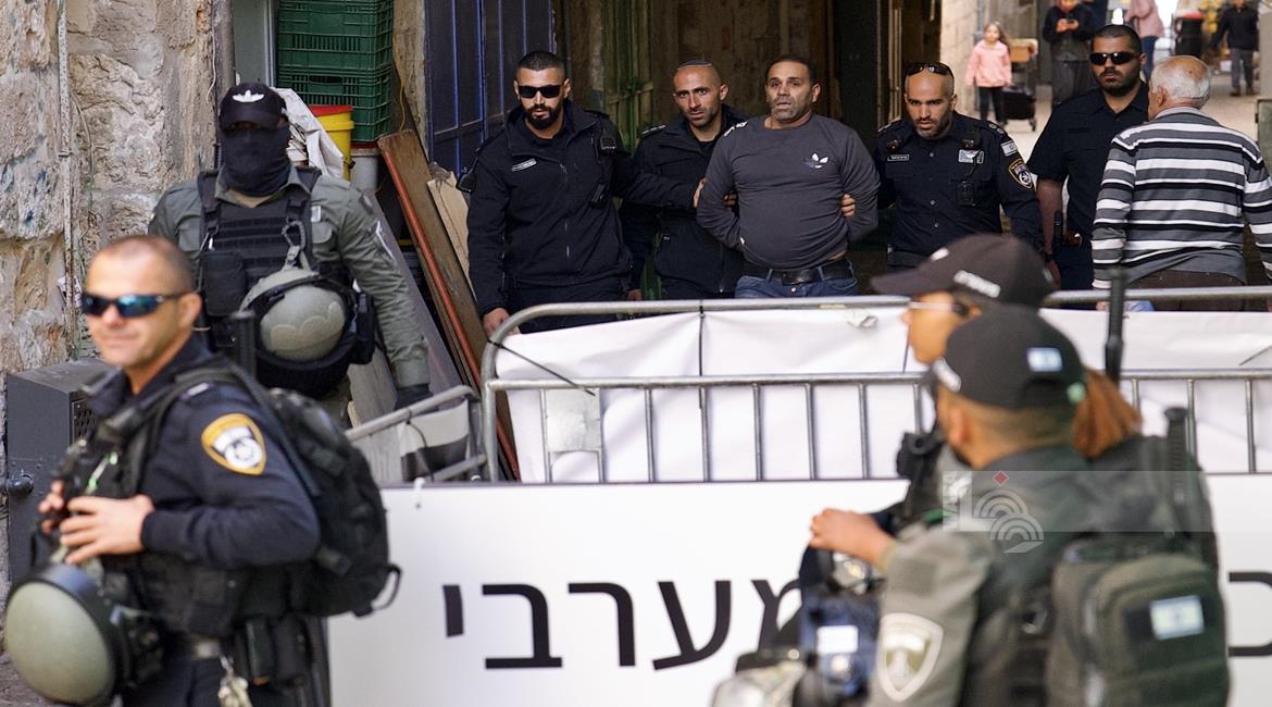 Israeli occupation forces beat up worshipers, deny them entry into Al-Aqsa Mosque 