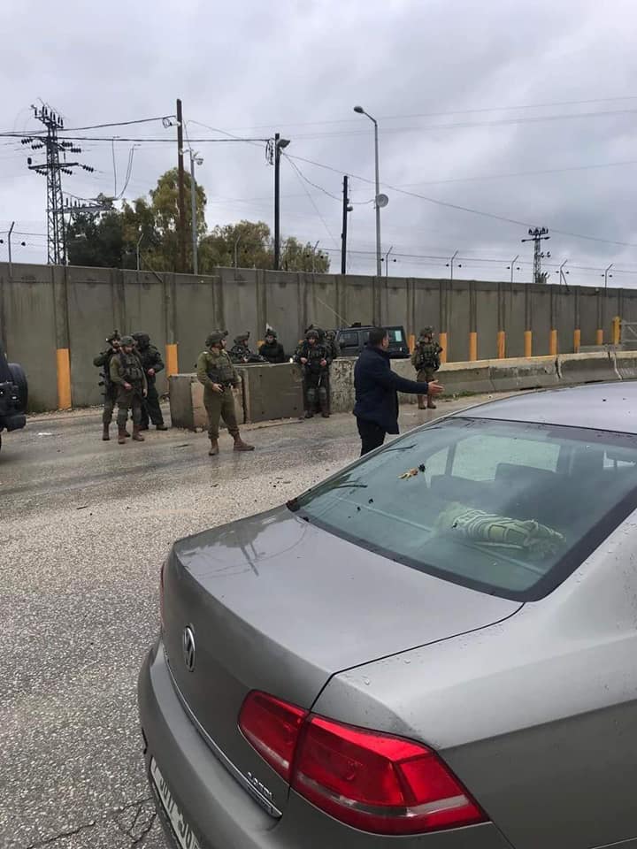 Occupation forces shut down Nablus-Jenin road 