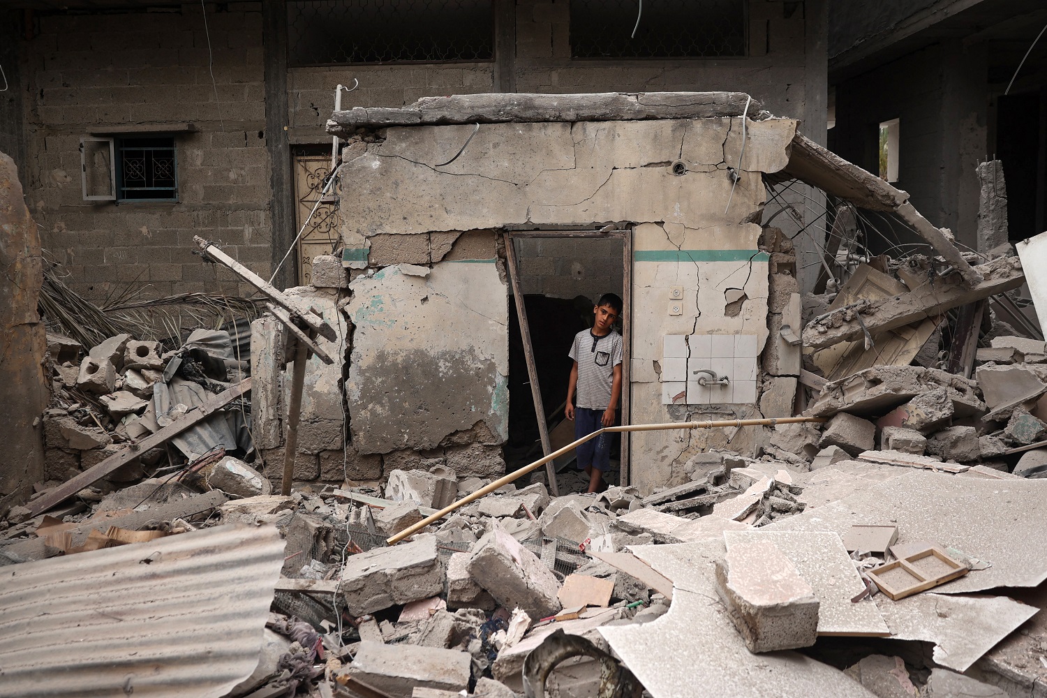 Israeli bombing kills 13 Palestinian civilians in Gaza's Khan Younis